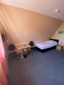 Postel nebo postele na pokoji v ubytování Hotel-Gasthof "Alter Ritter"
