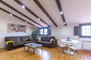 Afbeelding uit fotogalerij van Palacio Descalzos -Atico 3b- Parking incluido in Tudela