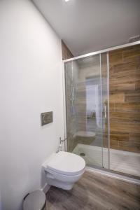 Koupelna v ubytování SEAFRONT LUZ APARTMENT + 19 fotografií