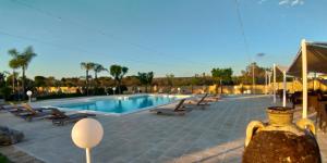 Bazén v ubytování Agriturismo Paradiso nebo v jeho okolí