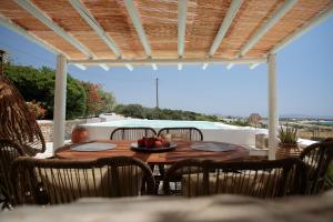 A balcony or terrace at Phoenicia Naxos