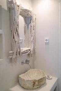 A bathroom at Phoenicia Naxos