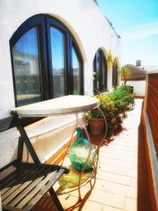 A balcony or terrace at El Beaterio Apartments