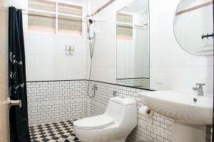 Bilik mandi di I Rich Residence