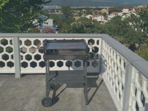 Ein für Gäste verfügbarer Grill in der Ferienwohnung