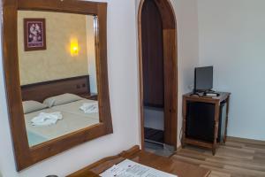 Gambar di galeri bagi Chrystal Guest House di Obzor +31 gambar