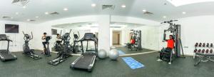 Fitness centrum a/nebo fitness zařízení v ubytování Muscat Gate Hotel