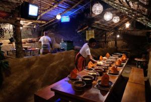 Makanan di atau berdekatan resort
