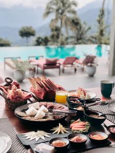 Makanan di atau berdekatan resort