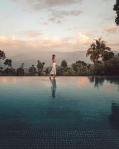 Kolam renang di atau dekat dengan Aarunya Nature Resort - Kandy
