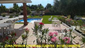 Bazén v ubytovaní Villa Capricho de Luna alebo v jeho blízkosti