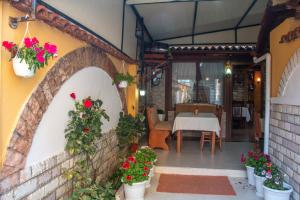 Patio nebo venkovní prostory v ubytování Vila Korani
