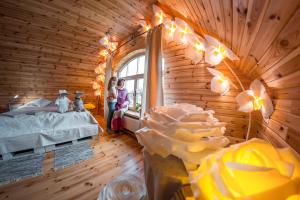 Postel nebo postele na pokoji v ubytování HANDMADE LATGOLA - vairāk kā vienkārši "naktsmītne"