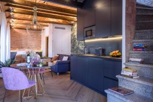 Posezení v ubytování FERALA SUITES ALBAYZíN
