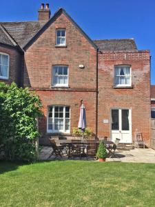 Zahrada ubytování Quay Corner, 5 bed house, Christchurch Dorset