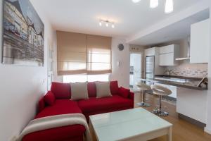Kuchnia lub aneks kuchenny w obiekcie LUMINOSO APARTAMENTO en el centro de Cádiz