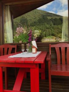 Afbeelding uit fotogalerij van Nesheim Hytter & Camping in Bjordal +21 foto's