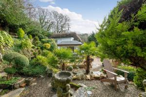 Galería fotográfica de Forest Drove Cottage · Idyllic New Forest 6 Bedroom Thatched Cottage en Ringwood