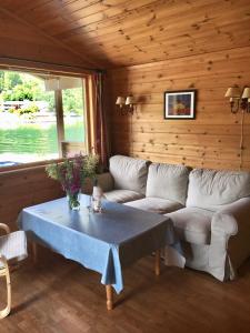 Afbeelding uit fotogalerij van Nesheim Hytter & Camping in Bjordal