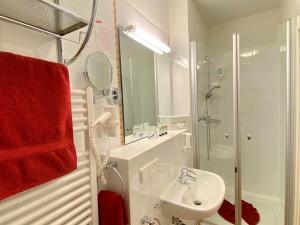 Un baño de Hotel Rathausglöckel