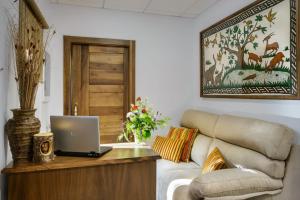 Posezení v ubytování Hostal Bosque de Gamueta