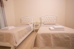 Φωτογραφία από το άλμπουμ του Pistakion Houses στην Αίγινα Πόλη