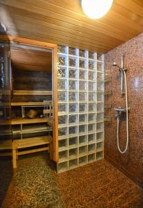 Koupelna v ubytování Ylläshilla Cottage + 37 fotografií