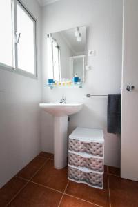 Kép Holidays2Torremolinos Apartamento de 3 dormitorios con terraza y piscina comunitaria szállásáról Torremolinosban a galériában