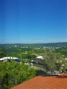 vista dal tetto di un edificio di Nof Harim נוף הרים a Even Menahem