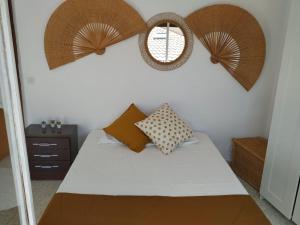 Ένα ή περισσότερα κρεβάτια σε δωμάτιο στο Casa de pueblo cerca de Gredos y Navaluenga