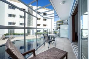 Bazén v ubytování Rolling Surf Resort nebo v jeho okolí