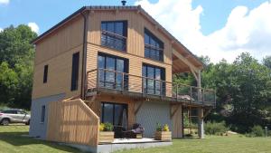 Budova, kde se apartmán nachází + 21 fotografií