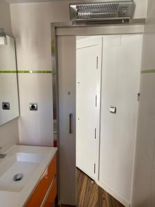 Koupelna v ubytování Cosy Apartment - La Manga, km 7