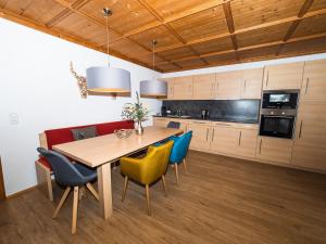 Kuchyňa alebo kuchynka v ubytovaní Haus Veronika - Appartements by Miha