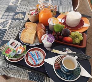 Breakfast options available to guests at B&B La Terrazza