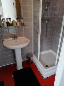 A bathroom at The Dante Arms 