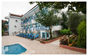 Bazén v ubytování Mavi Yaprak Hotel nebo v jeho okolí