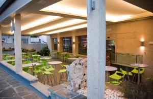 A seating area at Hostal Restaurante Terra Chá