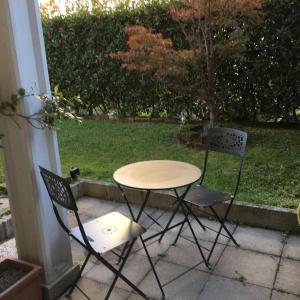 A garden outside Residenza Il Fiore