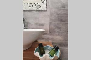 A bathroom at Elia Luxury Suite, Corfu Town