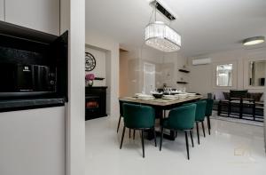 Kuchyň nebo kuchyňský kout v ubytování Luxury Villa MetraMaris1
