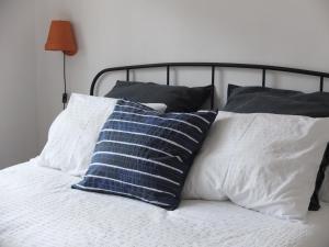 Posteľ alebo postele v izbe v ubytovaní Entre Pinos P1 Beach Apartment