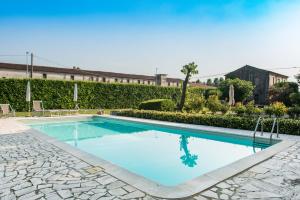 The swimming pool at or close to Agriturismo LeColombare