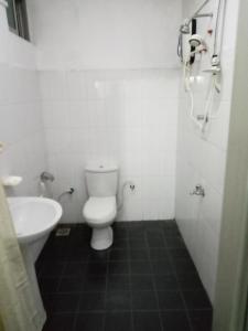 Un baño de Pabasara hotel