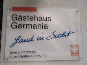 Ein Zertifikat, Auszeichnung, Logo oder anderes Dokument, das in der Unterkunft Gästehaus Germania ausgestellt ist