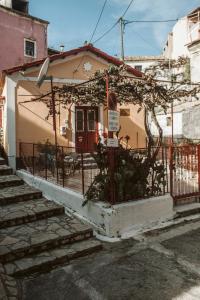 The building in which the holiday home is located