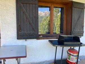 Nespecifikovaný výhled na hory nebo výhled na hory při pohledu z apartmánu