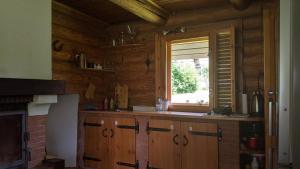 Kuchyň nebo kuchyňský kout v ubytování Intsikurmu veski saunamaja - sauna inclusive