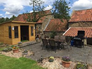 Zahrada ubytování SUNNYSIDE COTTAGE HUTTON LE HOLE NORTHYORKSHIRe + 14 fotografií