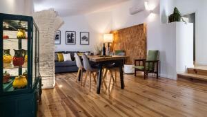 Posezení v ubytování Alfar Story - Évora House + 23 fotografií